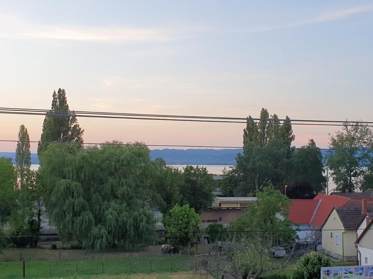 Sophie Apartment With Balcony Balatonbereny Luaran gambar